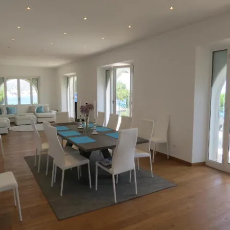 5 Pieces Et Appart. 2 Pieces Clim., Piscine Privee, Pour 10-12 Pers., Vue Sainte-Maxime