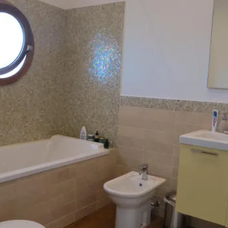 5 Pieces Et Appart. 2 Pieces Clim., Piscine Privee, Pour 10-12 Pers., Vue Villa Sainte-Maxime