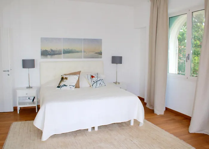 Villa 5 Pièces Et Appart. 2 Pièces Clim., Piscine Privée, Pour 10-12 Pers., Vue - Fr-1-780-3 *